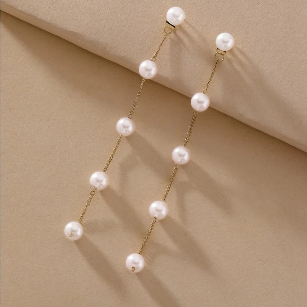 Gold 𝅺3/$30 Faux Pearl Drop Earrings